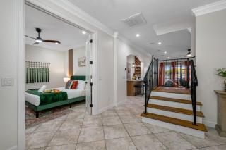 Lux Lakehouse with Pool, Jacuzzi and Games, Sleeps 21 - 3