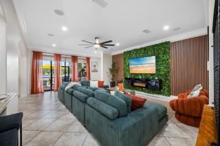 Great Lake Getaway with Pool, HotTub, Private Dock and Gamesuite - Sleeps 20 - 1