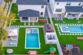 Luxe Tampa Villa with Pool Spa Game Room and More Sleeps 19 Plus - 8