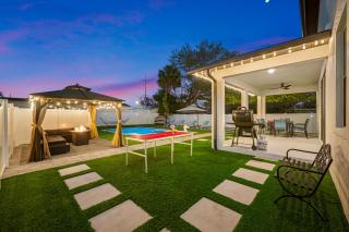 Luxe Tampa Villa with Pool Spa Game Room and More Sleeps 19 Plus - 3