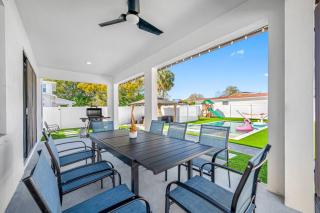 Luxe Tampa Villa with Pool Spa Game Room and More Sleeps 19 Plus - 2