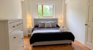 Grand East Side Home, Spacious & Cozy 3 Bedroom Retreat - 2