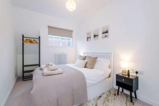 Luxury City Centre Apartment - 8