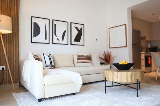 Stylish 1BR Yas Island - Chic Urban Living Retreat - 0