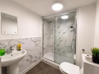 ST14 | 1-Bed Flat in Canterbury | Parking & WiFi - 5