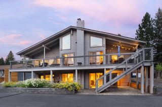 NEW LISTING Riverfront Retreat Peaceful Luxury on the Deschutes River - 8