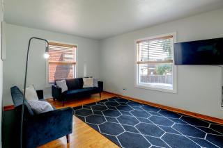 7 Mi to Downtown St Louis! Cozy Apartment - 7