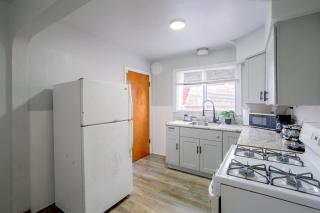 7 Mi to Downtown St Louis! Cozy Apartment - 2