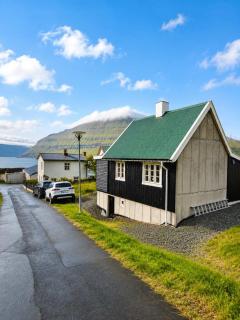 Cosy Fjord Cottage with Loft and Sea Views - 7