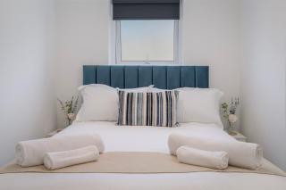 Luxury 1-Bed Modern Walk to Winter Gardens - 8
