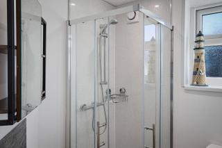 Luxury 1-Bed Modern Walk to Winter Gardens - 2