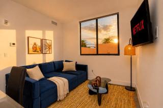 Cozy Miami 2BR Oasis Near Brickell, Calle Ocho & Marlins Stadium - 9
