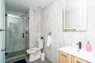 Cozy Miami 2BR Oasis Near Brickell, Calle Ocho & Marlins Stadium - 2