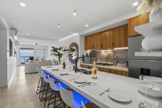Luxury Oceanfront Condo Residence - 6