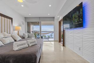 Luxury Oceanfront Condo Residence - 2