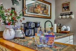 Quiet Eagar Retreat Near Lakes, Hiking & Hunting! - 4