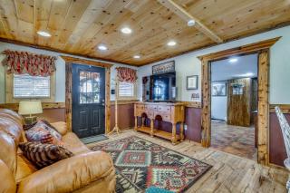 Quiet Eagar Retreat Near Lakes, Hiking & Hunting! - 1
