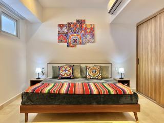 Vista Azul Sleek beachfront 1-bedroom condo with stunning bay views - 7