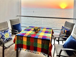 Wake Up to Waves at Mar y Cielo Studio and Free Breakfast - 0