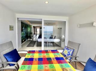 Wake Up to Waves at Mar y Cielo Studio and Free Breakfast - 3