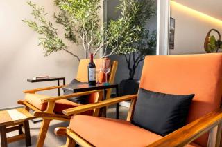 Wake Up to Waves – Beachfront 2BR Suite with Spectacular Views - 4