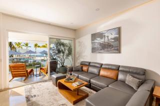 Wake Up to Waves – Beachfront 2BR Suite with Spectacular Views - 1