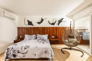Wake Up to Waves – Beachfront 2BR Suite with Spectacular Views - 9