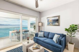 Designer 1BR Beachfront Retreat – Wake Up to the Waves - 5