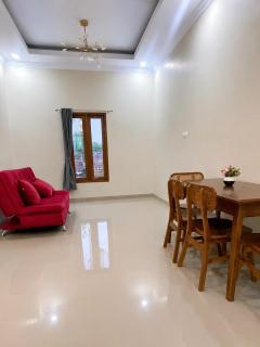 Arla Guesthouse 3BR Jogja Home - 1