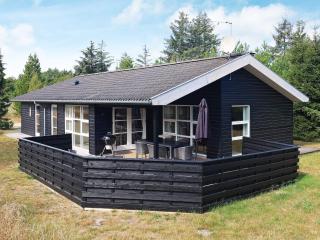8 person holiday home in Ålbæk-By Traum - 8