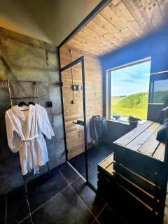 Aurora Glass Cabin II Private sauna and Jacuzzi - 6