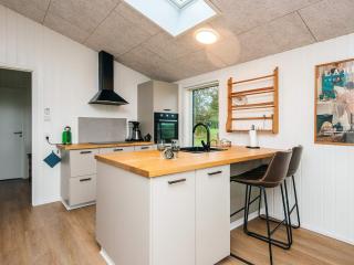 6 person holiday home in Rønde-By Traum - 2