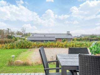 6 person holiday home in Rønde-By Traum - 6
