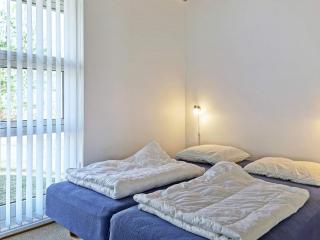Modern Cedar Cottage near Beach - Hasle - 4