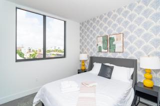Modern Cozy 2BR Oasis with King Beds Near Marlins Park & Brickell - 8