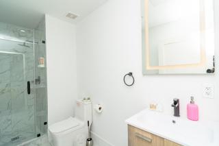 Modern Cozy 2BR Oasis with King Beds Near Marlins Park & Brickell - 2