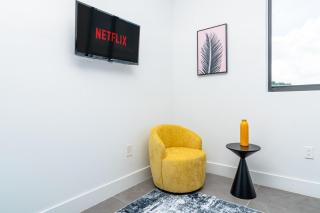 Bright 1BR with Netflix and King Bed Near Brickell and Marlins Park - 4
