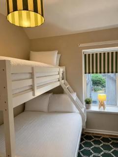 No 8 The Princes Terrace City Centre Book along with our sister house No 7 next door for larger groups - 2