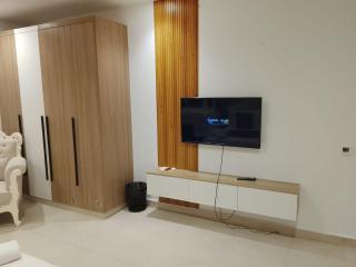 Studio apartment by Alvis Suite - Penta Square DHA Lahore - 7