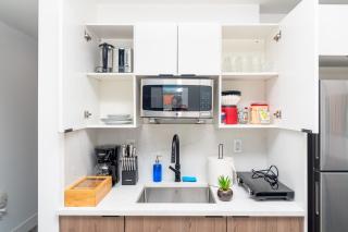 Well Located 1BR with King Bed, Laundry and Parking Option Near Brickell and Marlins Park - 7
