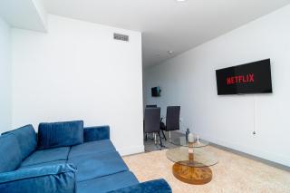 Well Located 1BR with King Bed, Laundry and Parking Option Near Brickell and Marlins Park - 8