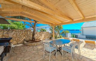 Pet Friendly Apartment In Ribarica - 2