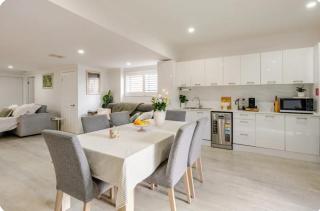 Oscar's at Banora Pet-Friendly Coastal Stay - 0