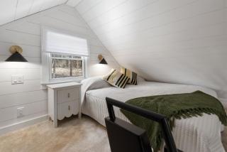 Hot Tub Cabin w Screened Porch & Loft Bed - 8