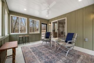 Hot Tub Cabin w Screened Porch & Loft Bed - 6