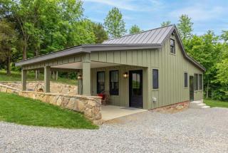 Hot Tub Cabin w Screened Porch & Loft Bed - 3