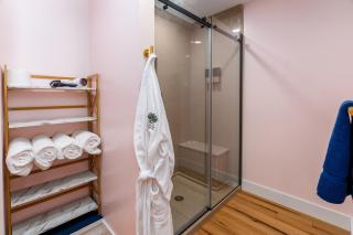 King Suite, Hot Tubs, Cobden - 3