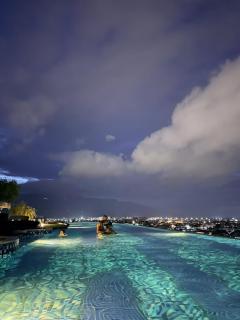 Astra Sky River, 150-meter infinity pool, 2-bedroom apartment with stunning views on the 15th floor - 9