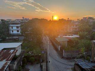 Northeastern Escape - Modern 2BHK near Six Mile - 9