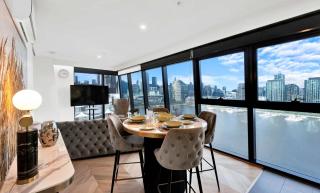 Waterfront Marble Residence Pool Spa Parking - 4